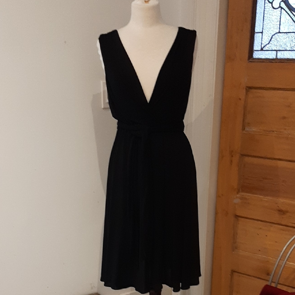 Lida BADAY Black Sleeveless flared Dress Deep V MED Perfect "Little Black Dress"